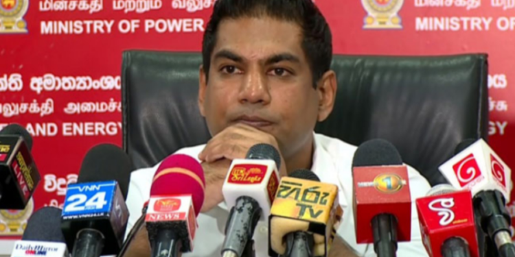 எரிபொருள் விற்பனை நிலையங்கள் மீதான தடையை நீக்க ஆலோசனை!