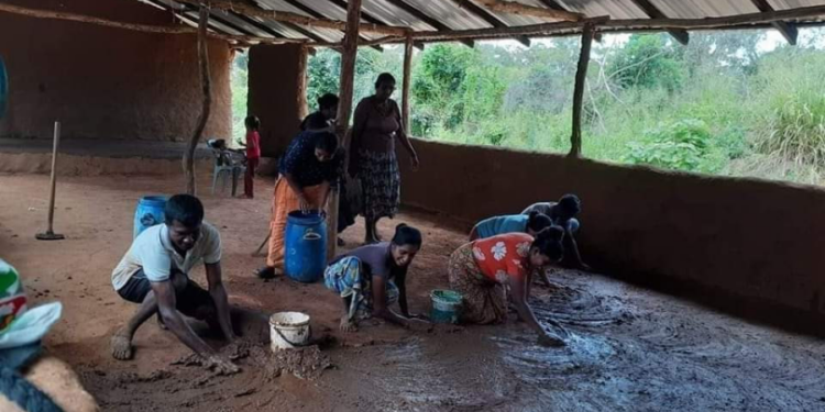 தென்னிலங்கை பாடசாலை ஒன்றில் மாணவர்களுக்கு வகுப்பறை அமைத்துக் கொடுத்த ஊர் மக்கள்