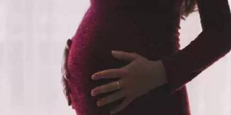 வவுனியாவில் கர்ப்பிணி மீது வாள்வெட்டு தாக்குதல்!