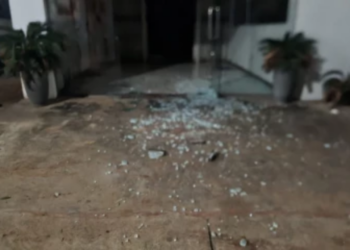 யாழில் உணவகம் ஒன்றின் மீது மர்ம நபர்கள் தாக்குதல்!