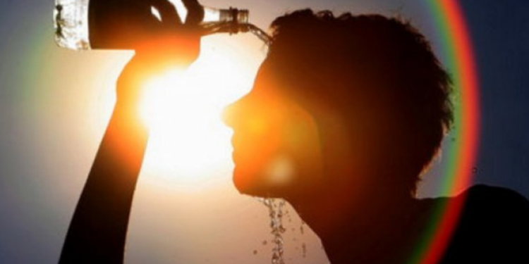 அதிக வெப்பம் காரணமாக இலங்கையில் இருவர் உயிரிழப்பு!