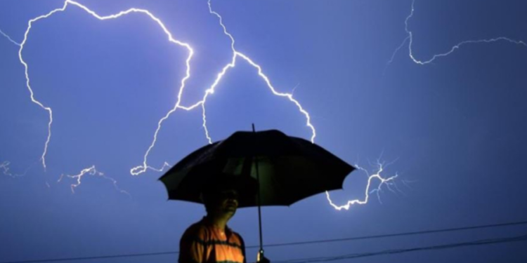 நாட்டின் 12 மாவட்டங்களுக்கு சிவப்பு எச்சரிக்கை!