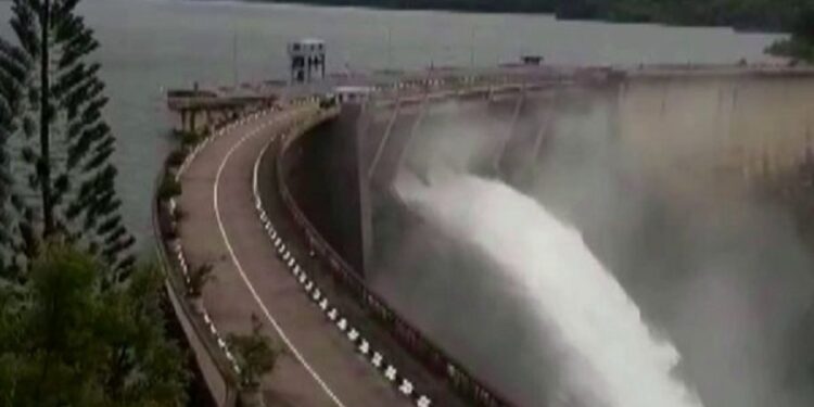 நாட்டிலுள்ள நீர் மட்டங்கள் குறித்து பொது மக்களுக்கு விடுக்கப்பட்டுள்ள எச்சரிக்கை!