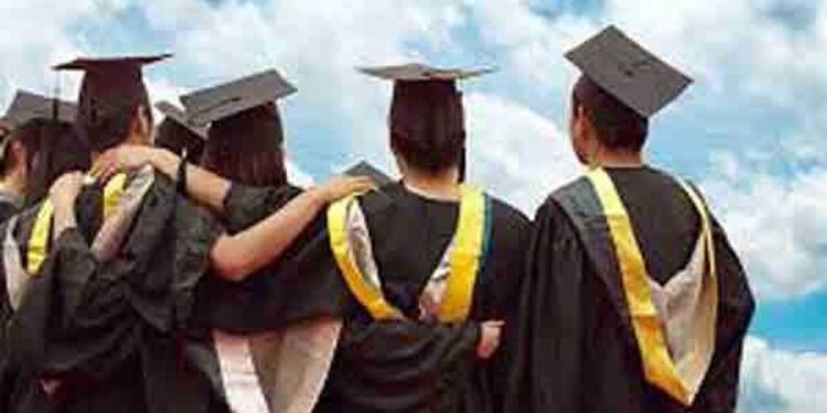 நாட்டை விட்டு வெளியேறும் பட்டதாரிகள்