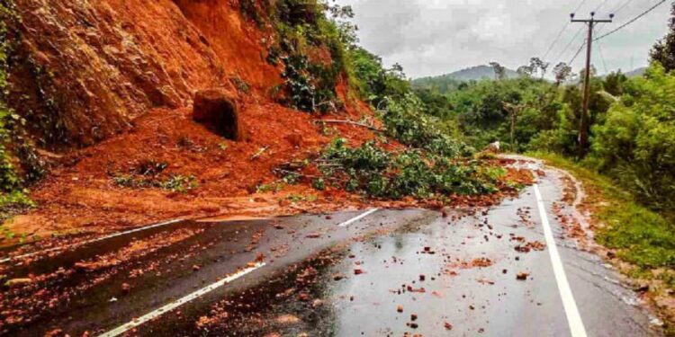 05 மாவட்டங்களுக்கு மண்சரிவு எச்சரிக்கை!