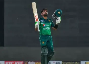 4-வது போட்டியிலும் நியூசிலாந்து தோல்வி: பாபர் ஆசம் சதத்தால் பாகிஸ்தான் வெற்றி