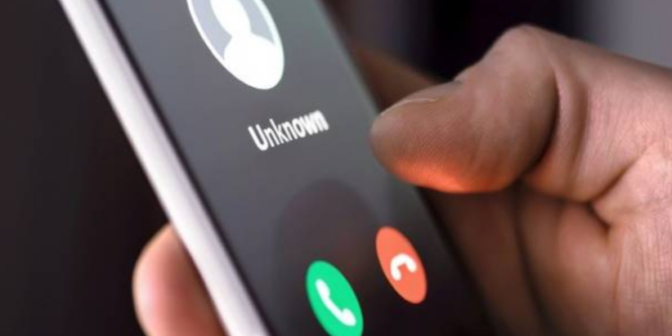 யாழில் மாணவிக்கு வந்த தொலைபேசி அழைப்பால் இயங்க முடியாத நிலையில் இருக்கும் பாடசாலை!