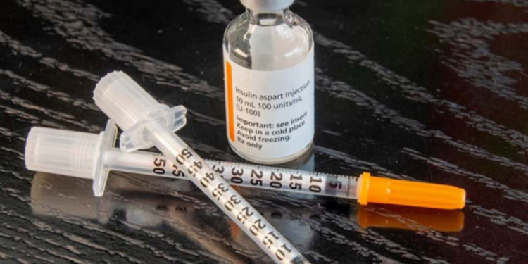 மனைவிக்கு இன்சுலின் ஊசியை பலவந்தமாக செலுத்தி கொல்ல முயற்ச்சித்த மருத்துவர் கைது!