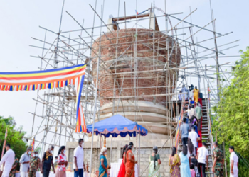 தையிட்டி விகாரை விவகாரம் போராட்டத்தில் ஈடுபடும் யாழ் மக்கள்