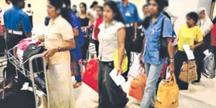 வெளிநாடுகளுக்கு சென்ற இலங்கை பணிப்பெண்கள் விடுத்துள்ள கோரிக்கை!