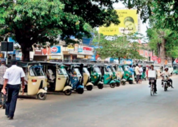 யாழில் ஓட்டோ சாரதிகளிடம் நூதனமாக கொள்ளையிட்ட கும்பல் கைது!