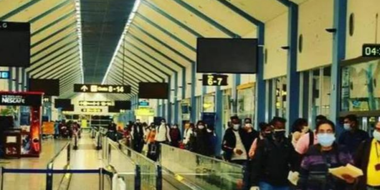 சட்டவிரோதமாக வெளிநாடு செல்ல முற்ப்பட்ட யாழை சேர்ந்த நபர் கைது!