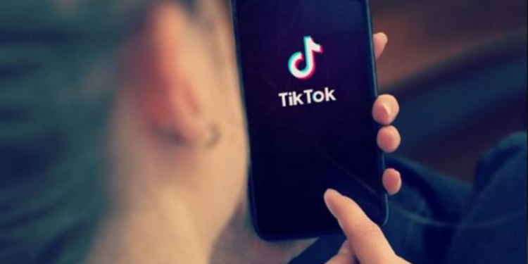 யாழில் குடும்பத்தலைவரை தாக்கி காணொளி வெளியிட்ட நபர்கள் கைது!