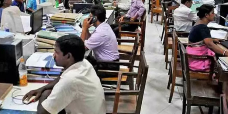 நாளை முதல் அரச ஊழியர்கள் தொடர்பில் அமுலுக்கு வரும்  நடைமுறை