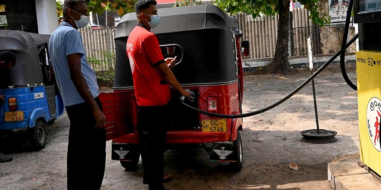 எரிபொருள் விலை தொடர்பில் நடைமுறைக்கு வர இருக்கும் புதிய நடைமுறை