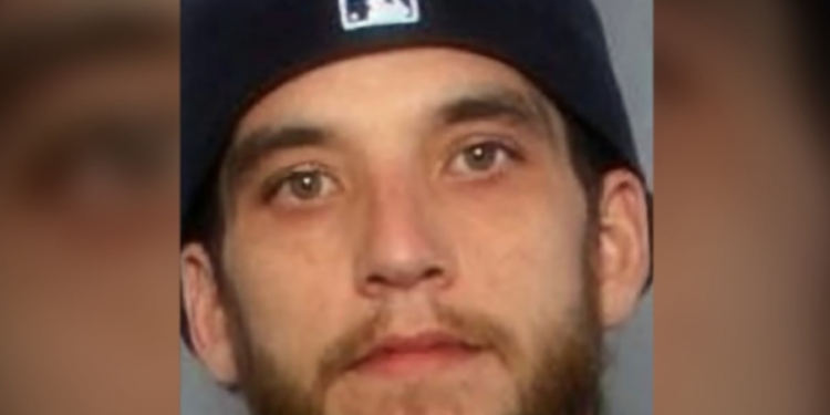 கனடாவில் பட்டப்பகலில் ஆண் ஒருவர் கத்தியால் குத்தி படுகொலை!