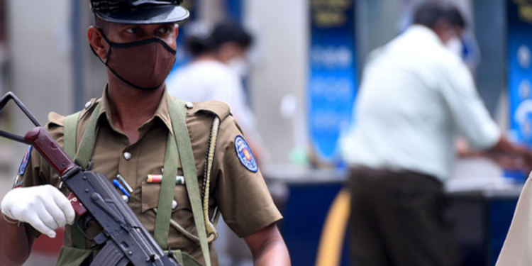 நாட்டில் கூரிய ஆயுதங்களுடன் ஏழு நபர்கள் கைது!