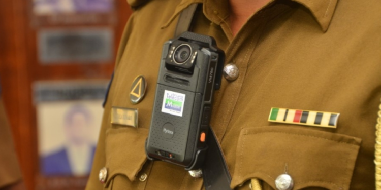 யாழில் உள் ஆடைக்குள் ஹெரோயின் மறைத்து வைத்திருந்த சிறுமி கைது!