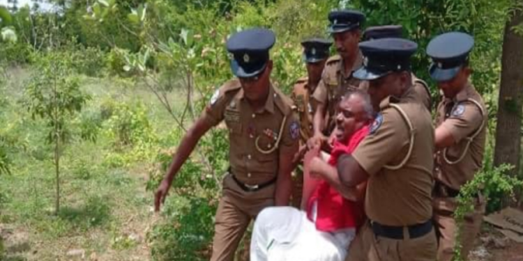 யாழில் கஜேந்திரன் எம்.பி ஐ தூக்கி சென்ற பொலிசார்