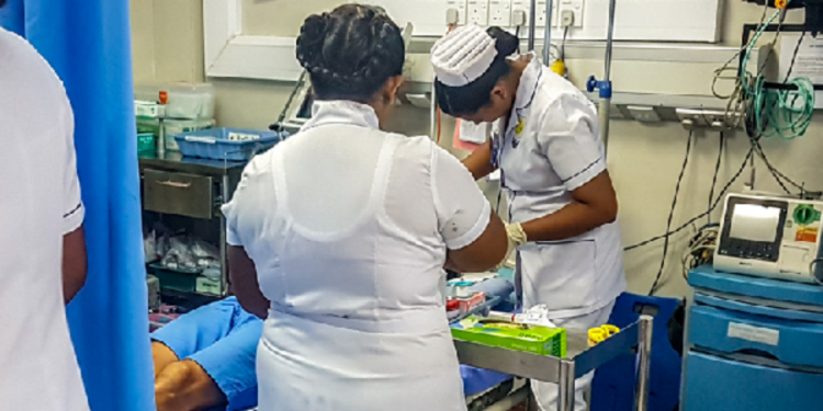 யாழ் பிரபல கல்லூரி ஒன்றில் ஆசிரியரால் கொடூரமாக தாக்கப்பட்ட மாணவர்கள்