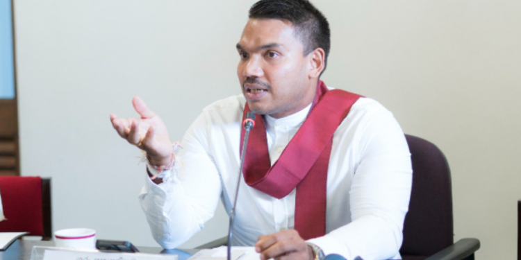 ஜனாதிபதி  ரணில் விக்ரமசிங்கவிடம் கோரிக்கை விடுத்துள்ள நாமல் ராஜபக்ஷ