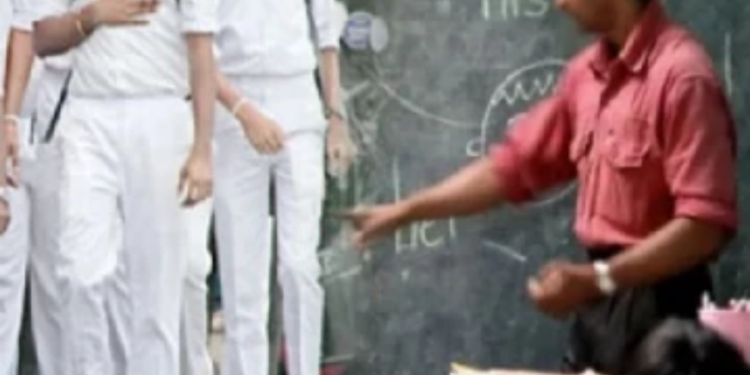 யாழில் மாணவிகளை தாக்கிய ஆசிரியருக்கு நேர்ந்த கதி!