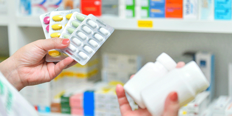 வவுனியாவில் பதிவு செய்யப்படாத மருந்தகங்களுக்கு எதிராக சட்ட நடவடிக்கை!