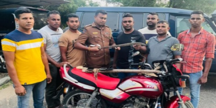 யாழில் வாள்வெட்டில் ஈடுபட்ட நபர்கள் கைது!