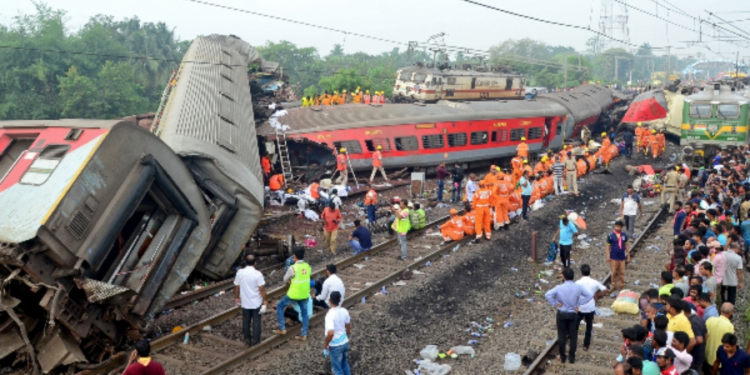 இந்தியாவில் ரயில் விபத்தில் உயிரிழந்தவர்களுக்கு இரங்கல் தெரிவித்துள்ள ரணில்விக்ரமசிங்க