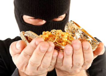 யாழ் வடமராச்சி துன்னாலை பகுதியில் வயோதிப பெண்ணின் கழுத்தில் சுருக்கு போட்டு கொள்ளை!