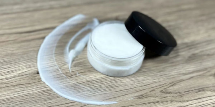 கிரீம்கள் மற்றும் லோஷன்கள் பயன்படுத்துவோர் குறித்து விடுக்கப்பட்டுள்ள எச்சரிக்கை!