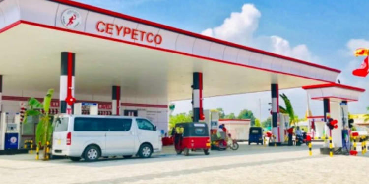 நாட்டில் உள்ள 600க்கும் மேற்பட்ட எரிபொருள் நிலையங்களுக்கு சிக்கல்;