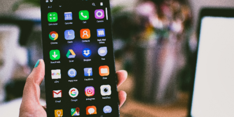 கையடக்க தொலைபேசி வாங்குபவர்களுக்கான மகிழ்ச்சியான செய்தி!