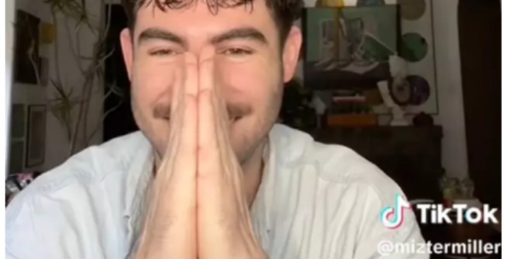 4000 ரூபாய்க்கு வாங்கிய நாற்காலி 82 லட்சத்துக்கு விற்பனை செய்த நபர்