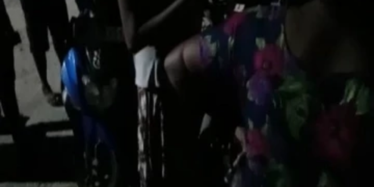 யாழ் நவாலிப் பகுதியில் வாள்வெட்டு!