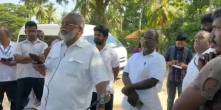 கிளிநொச்சிக்கு விஜயம் மேற்கொண்டுள்ள கடற்றொழில் அமைச்சர் டக்ளஸ் தேவானந்தா