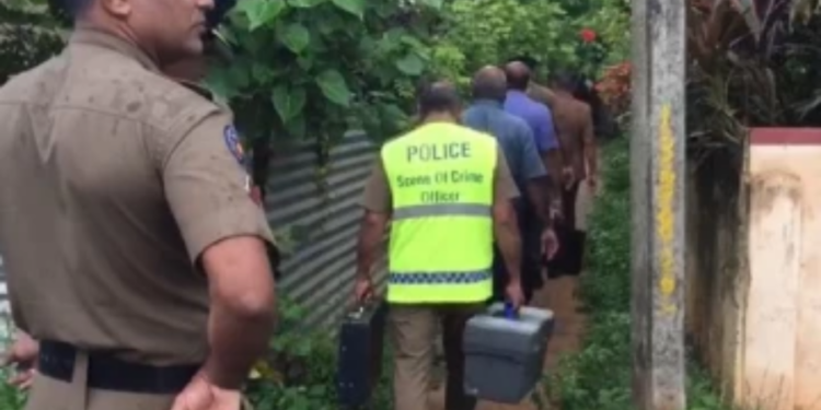 தாயை தாக்கி விட்டு விபரீத முடிவெடுத்த மகன்!