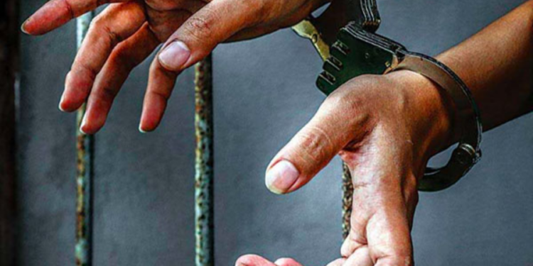 யாழ் அச்சுவேலியில் 45 வயது  மதிக்கத்தக்க  நபர் கைது!