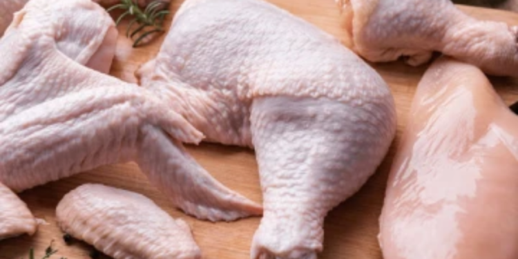 கோழி இறைச்சியின் விலையை அதிகரிக்க  நடவடிக்கை!