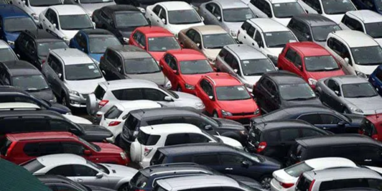 வாகன இறக்குமதி தடை நீக்கப்பட மாட்டாது!