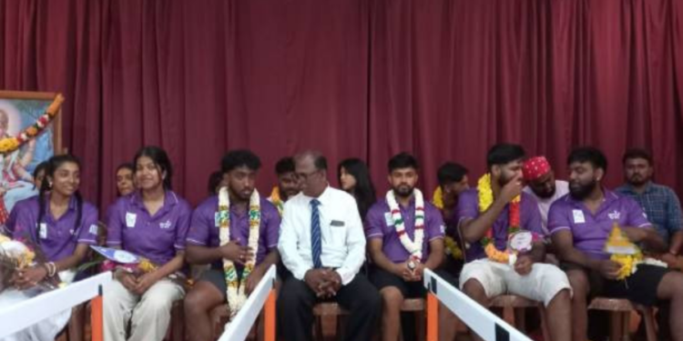 யாழிற்கு விஜயம் மேற்கொண்டுள்ள பிரித்தானிய மாணவர்கள்