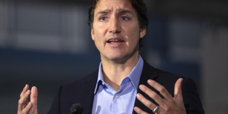 கனேடிய பிரதமருக்கான மக்கள் ஆதரவில் வீழ்ச்சி!