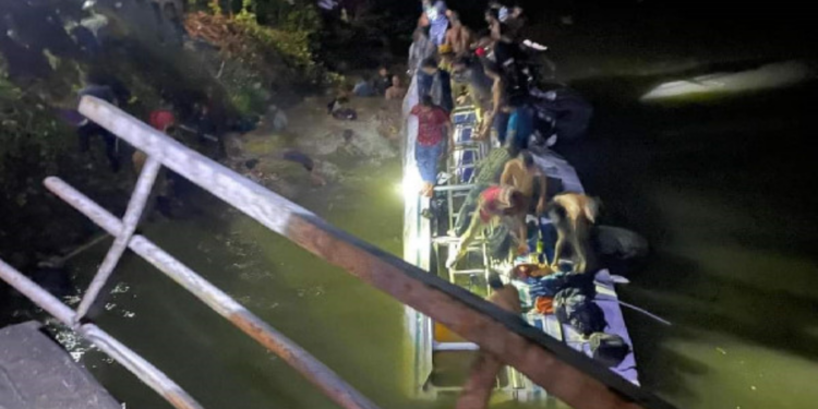 மன்னம்பிட்டிய பஸ் விபத்தில் இரு பல்கலை மாணவர்கள் உயிரிழப்பு!