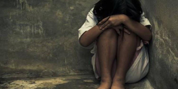 பாதிரியாரால் பாலியல் துஷ்பிரயோகத்திற்கு உட்ப்படுத்தப்பட்ட பாடசாலை மாணவி