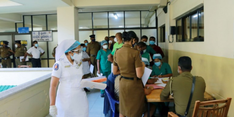 குடிபோதையில் தந்தை செய்யும் தொல்லைகளை பொறுக்காமல் விபரித முடிவெடுத்த மகள்