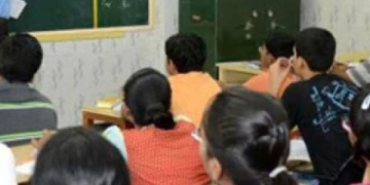 யாழில் இலவச வகுப்பிற்கு சென்ற மாணவிகள் தொடர்பில் வெளியாகிய அதிர்ச்சி தகவல்