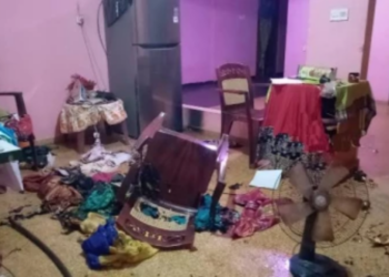 யாழில் நேற்றிரவு வீடொன்றின் மீது பெற்றோல் குண்டு தாக்குதல்!