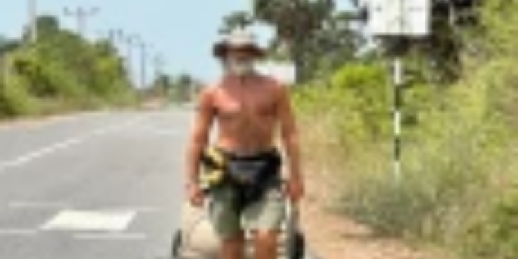 கொழும்பில் இருந்து நடை பயணமாக பருத்தித்துறையை வந்தடைந்த ஆபிரிக்க நாட்டவர்