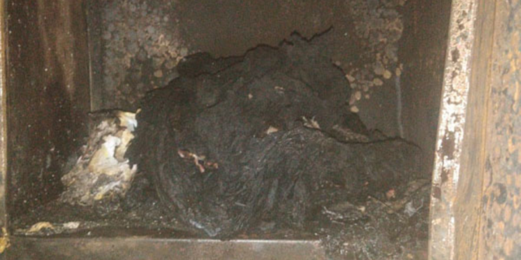 திருகோணமலையில் வீடொன்றிற்கு  இனம் தெரியாத நபர்களால் தீ வைப்பு!