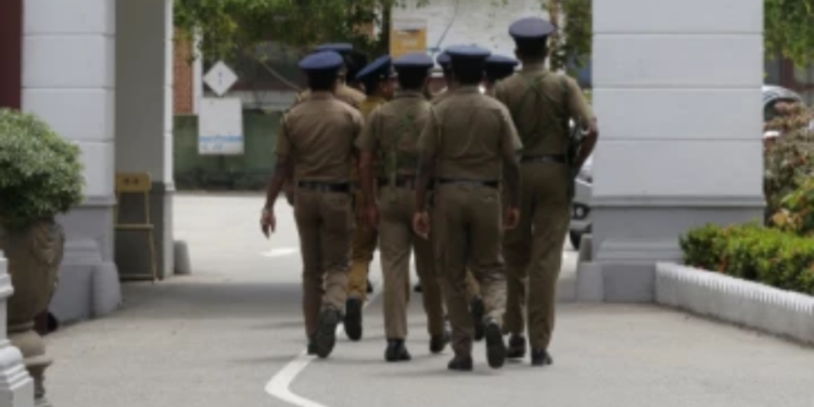 திருகோணமலையில் ஜவர் கைது!